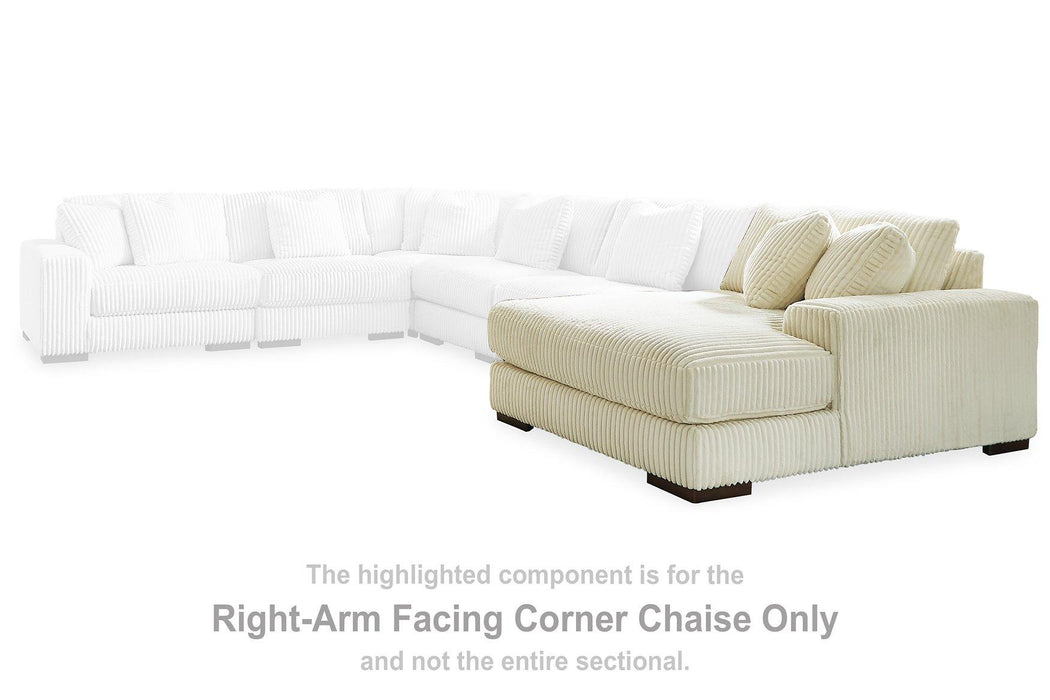 Lindyn Sectional