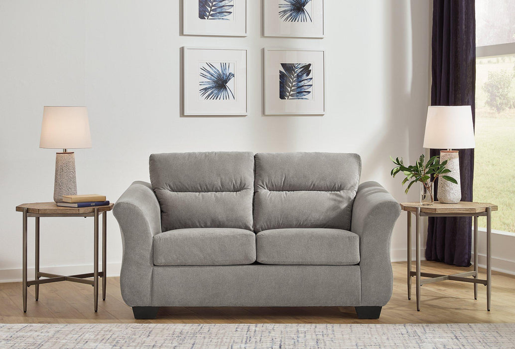 Miravel Loveseat